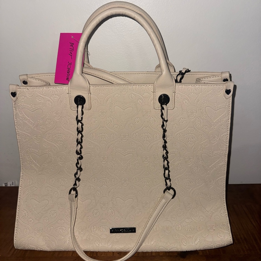 Skull Accent Cream Tote Bag - Designer Style - Picture 2 of 7